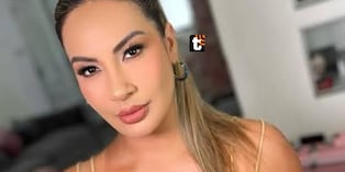 Pamela López disfruta de la noche y celebra su soltería con popular tema musical.