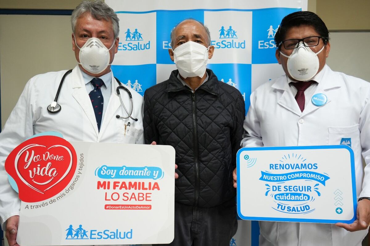 Gracias a donante, médicos especialistas y equipo adecuado se realizó exitoso trasplante de ambos pulmones en adulto mayor. (EsSalud)