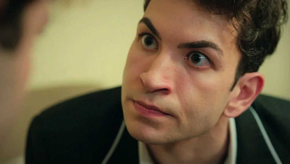 Los celos de Tolga en la telenovela turca "Hermanos" (Foto: NG Medya)