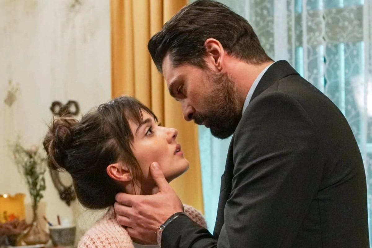 "Pecado original" cuenta la historia de dos hermanas con visión de la vida y del amor totalmente diferentes y que sufren grandes cambios tras una propuesta poco común que le llega a una de ellas (Foto: Med Yapim)