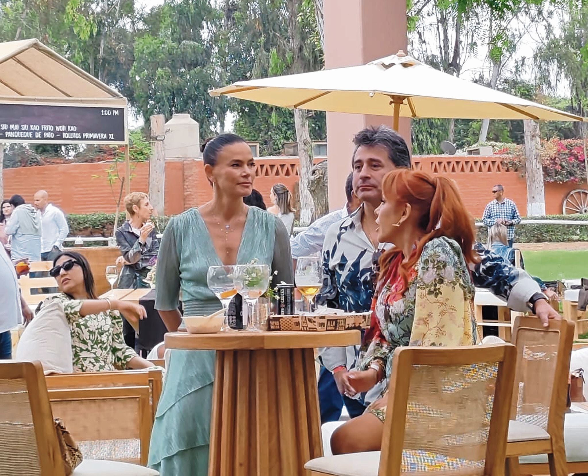 Magaly Medina y su esposo en los 15 años de Maido