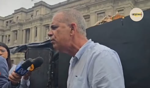 Padre de alumnos investigado por presunta agresión sexual dice que los escolares estaban "jugando".