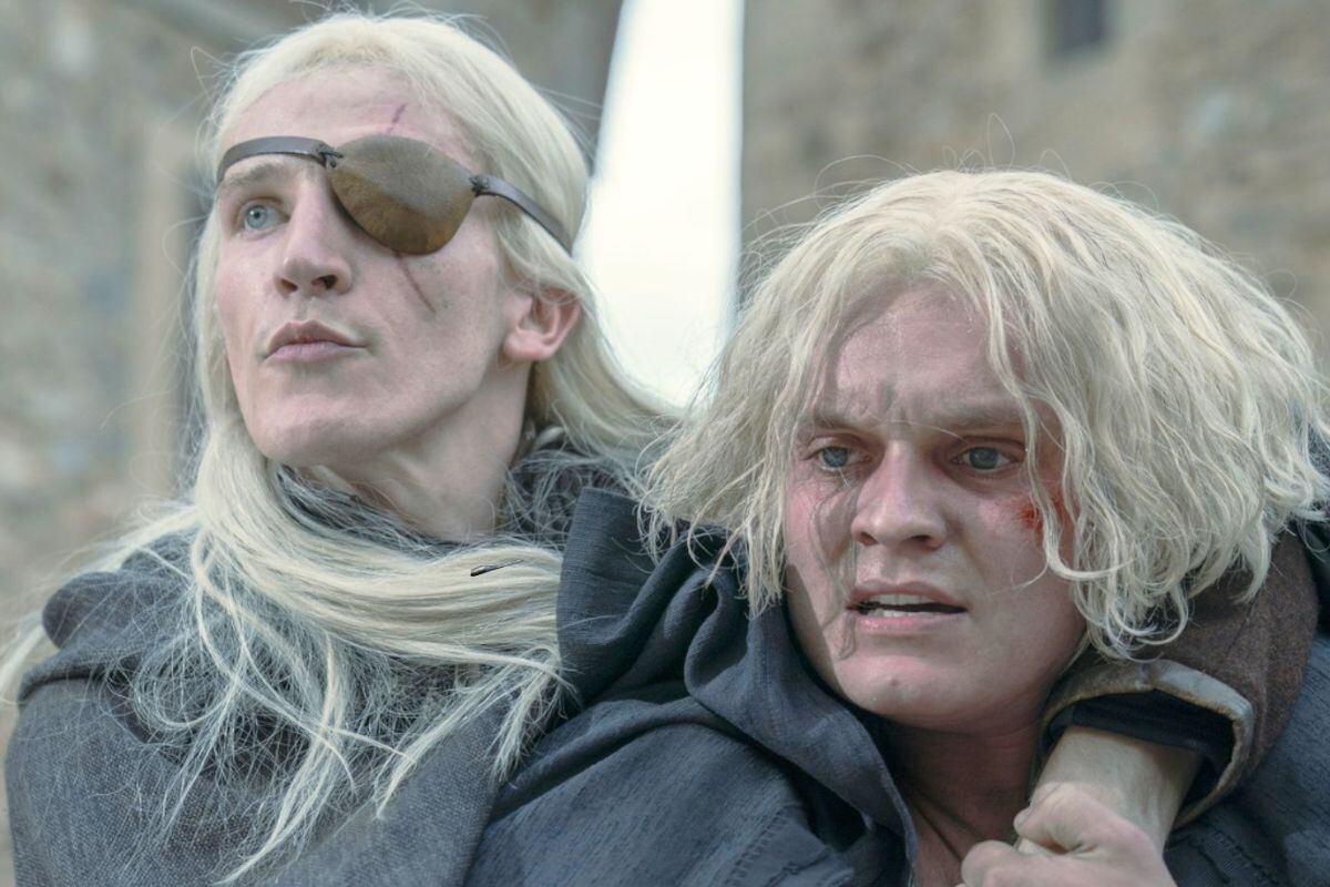 Ewan Mitchell como Aemond Targaryen y Tom Glynn-Carney como Aegon II Targaryen en "House of the Dragon" (Foto: HBO)