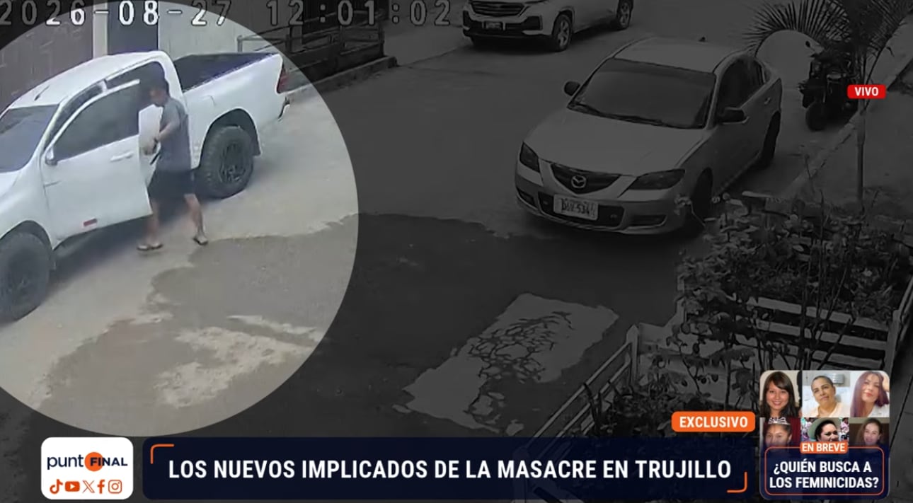 El 27 de agosto, registran la camioneta afuera de la guarida donde planificaron el secuestro. Un hombre ingresa a la unidad con lo que sería un fusil.