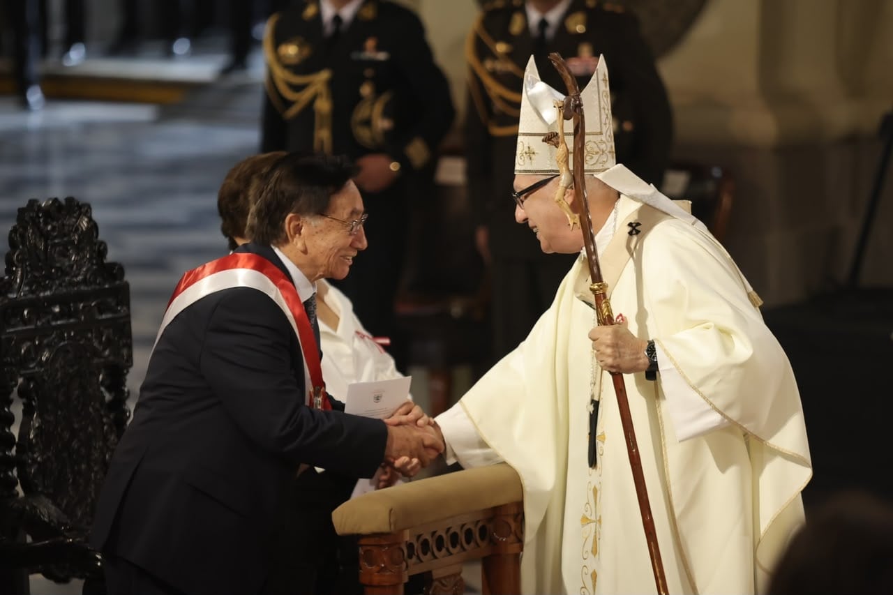 José María Balcázar y el arzobispo de Lima, cardenal Carlos Castillo, quien presidió la Misa y Te Deum. (Foto: joel Alonzo / @photo.gec)