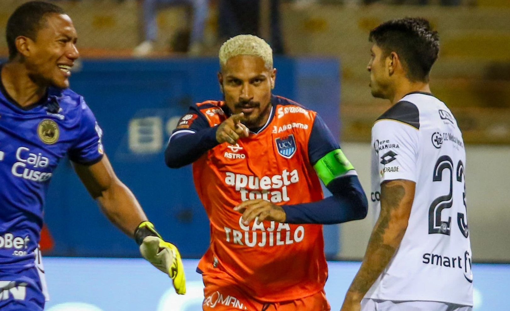 Paolo Guerrero marcó su primer tanto en el fútbol peruano. (Foto: @ucv)