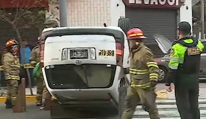 Lince: Cuatro menores heridos, entre ellos un recién nacido, en choque de auto y camioneta | VIDEO