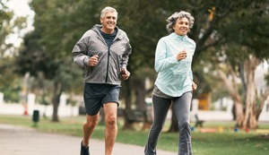 Correr seguro en invierno: ¿Es importante estirar los músculos?, ¿Qué ropa usar?, ¿Cómo evitar lesiones?