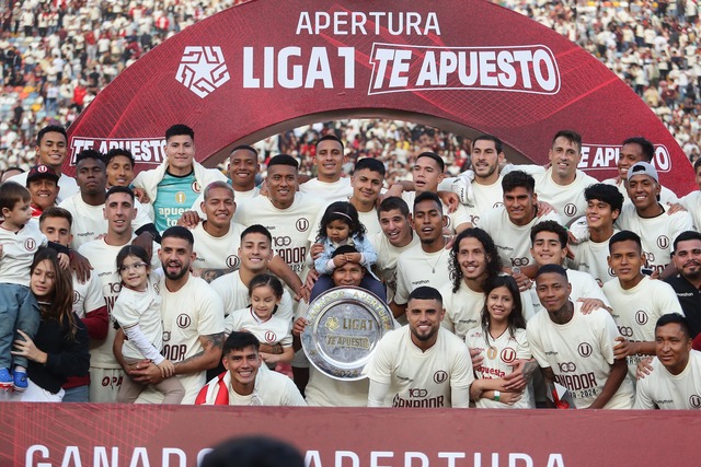 Celebración de Universitario como ganador del Torneo Apertura (Fotos: Jesús Saucedo)