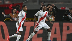 Revive el GOL de Miguel Araujo a Uruguay, a ras de campo | VIDEO