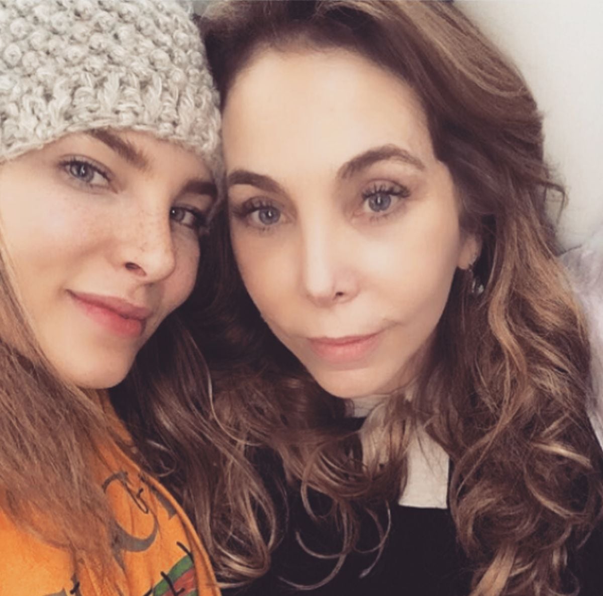 La cantante junto a su madre en uno de los tantos viajes que han hecho por el mundo (Foto: Belinda Schull / Instagram)