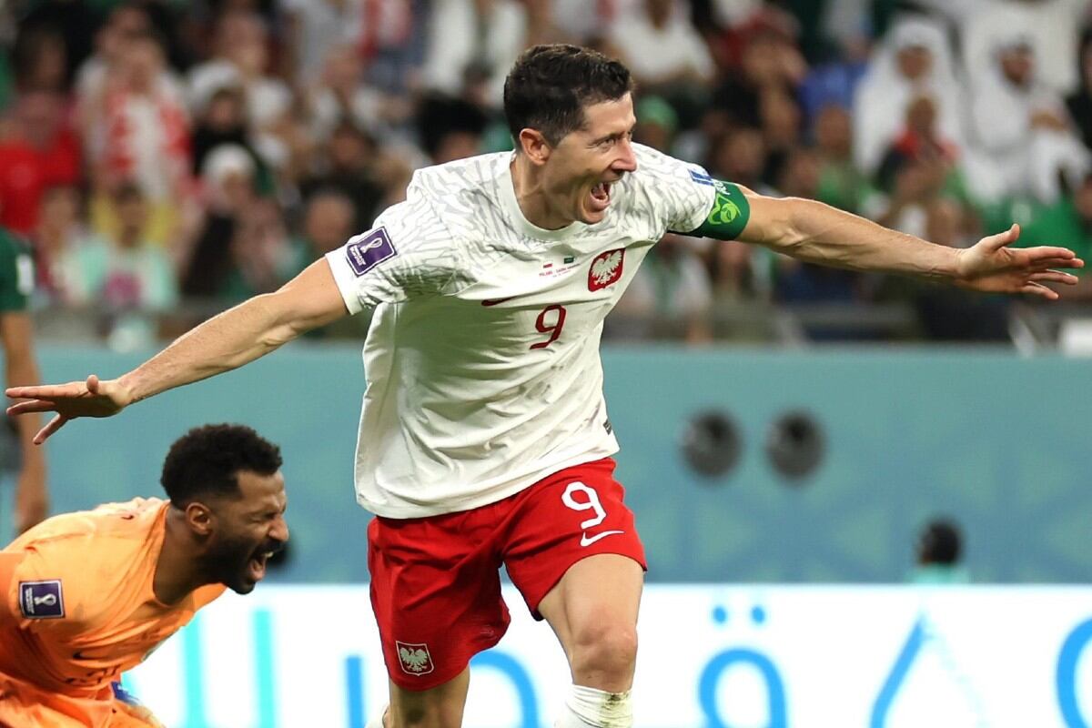 Hinchas de Arabia Saudita se creían fijos ante Polonia pero apareció el goleador Robert Lewandowski. Foto: Agencias