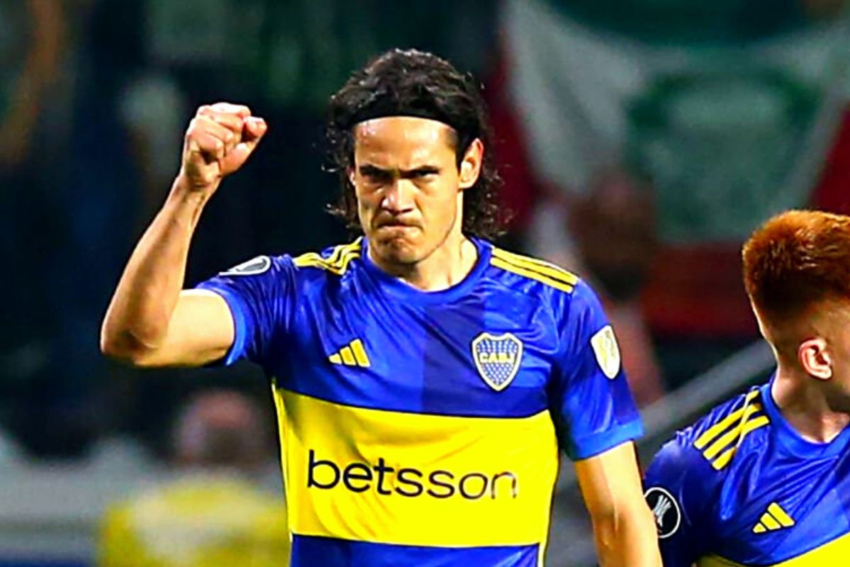 Edinson Cavani aprieta el puño para festejar el 1-0 de Boca Juniors (Foto: AP)