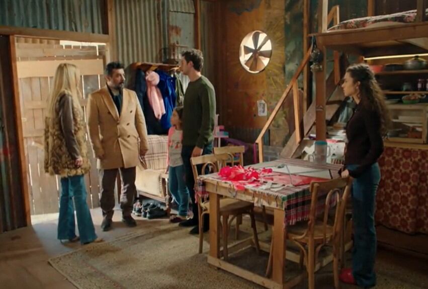 Nebahat estaba decidida a contarle todo a los Eren (Foto: NG Medya)