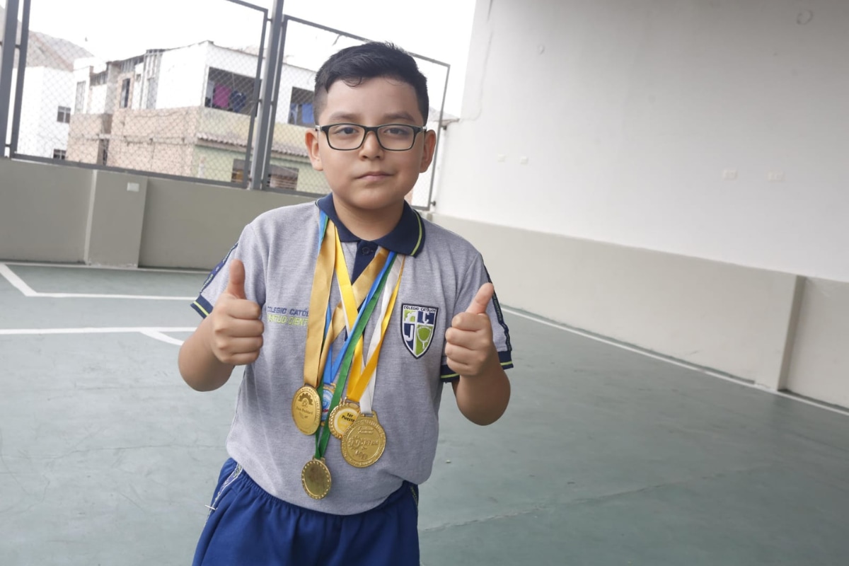 Pequeño cursa el tercer grado de primaria