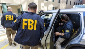 La Policía y el FBI contra los criminales