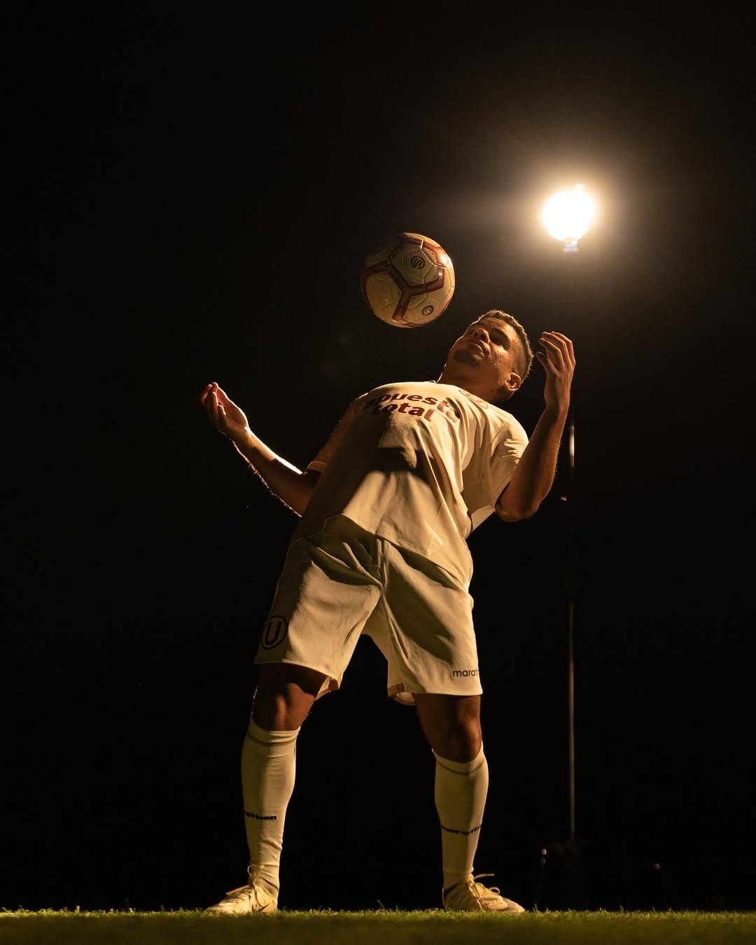 Miguel Silveira es el quinto refuerzo de Universitario esta temporada. (@universitario1924)