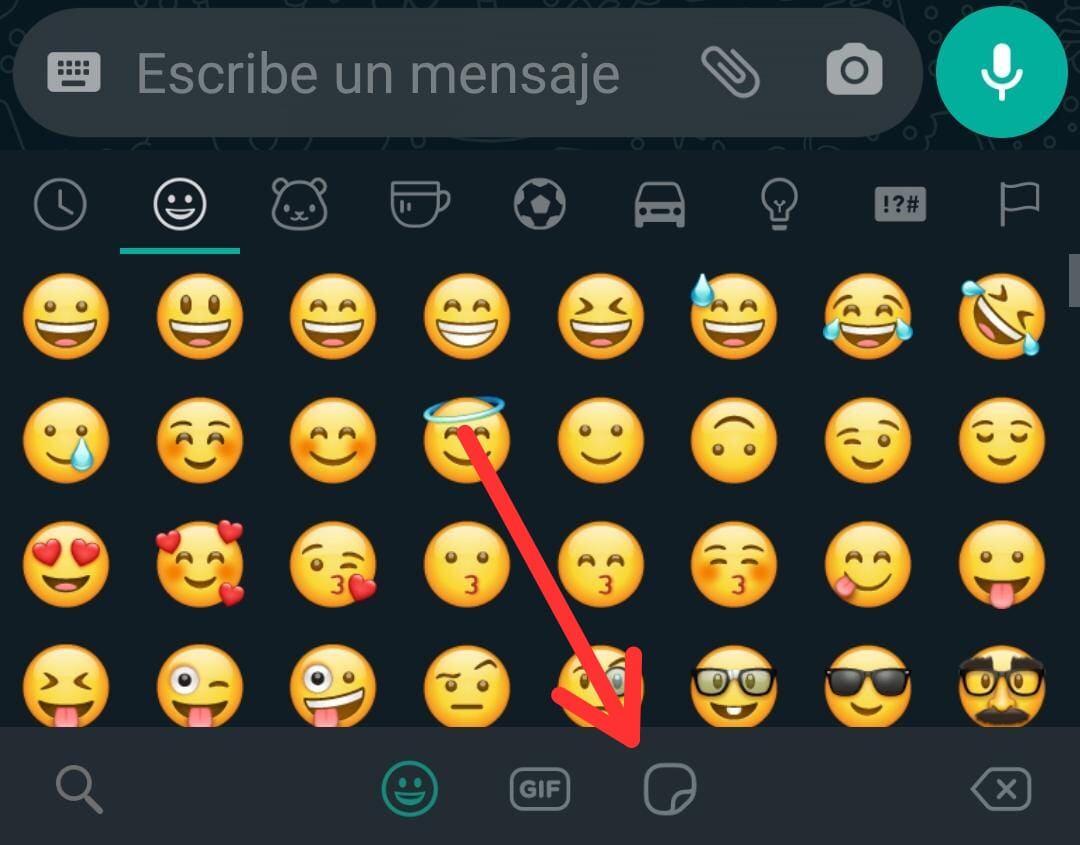 Ícono de sticker para que aparezcan las pegatinas (Foto: Mag / WhatsApp)