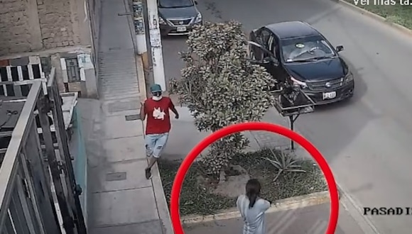 Cámara de video grabó los precisos instantes del asalto a escolar en San Juan de Lurigancho. (Captura Panamericana TV)