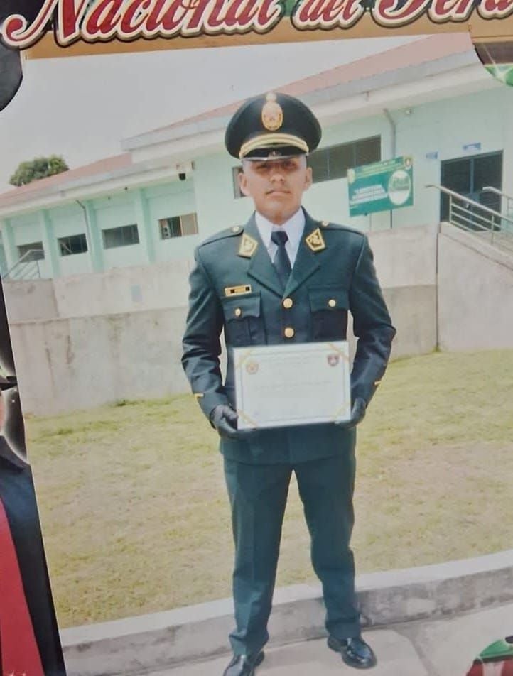 Suboficial José William Pérez Cubas falleció tras consumir yogurt envenenado.