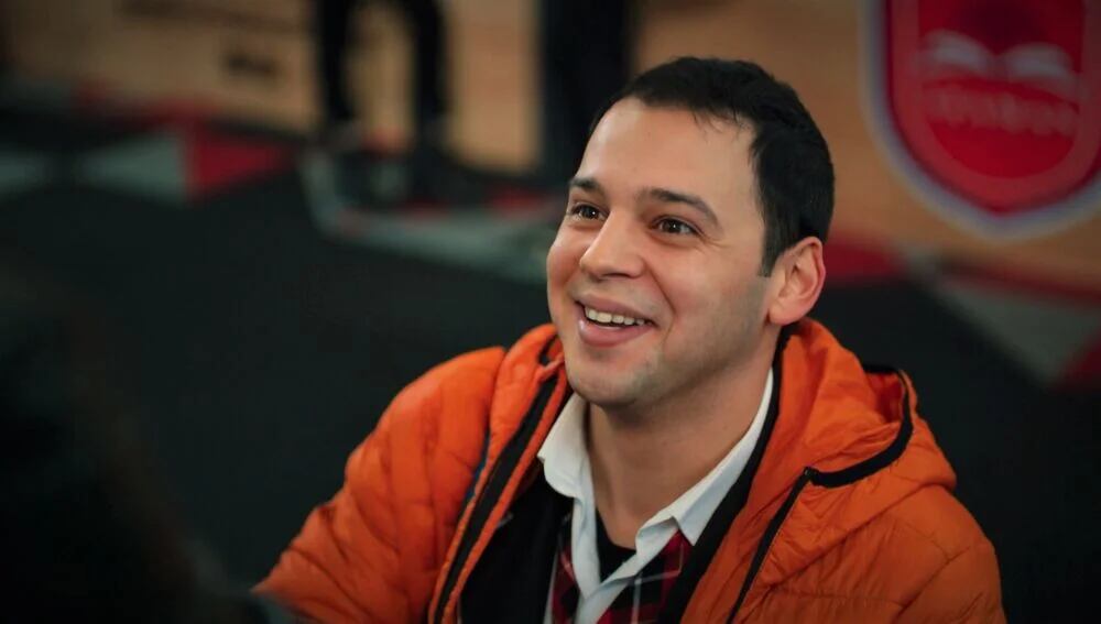 Harika y Oğulcan son novios en la telenovela turca "Hermanos" (Foto: NG Medya)