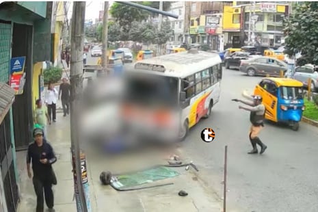 ¡Impactantes imágenes! Chofer de cúster muere tras recibir balazo en confusa intervención policial y fami...