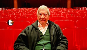 Mario Vargas Llosa REAPARECE en Lima y se emociona al ver su obra “¿Quién mató a Palomino Molero?” en el teatro