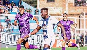 Eryc Castillo salvó a Alianza Lima con doblete ante Comerciantes Unidos