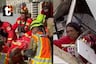 Bomberos peruanos rescatan con vida a mujer de 60 años que pasó tres días atrapada en los escombros tras terremoto en Venezuela
