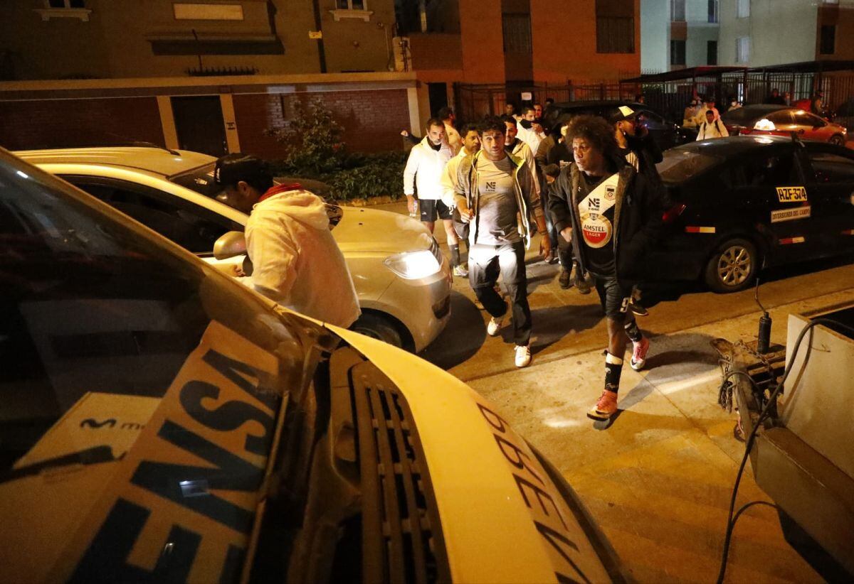 Aldo Miyashiro y Óscar del Portal no se presentaron a jugar en Once Machos vs. Poetas. Foto: Cesar Bueno @photo.gec
