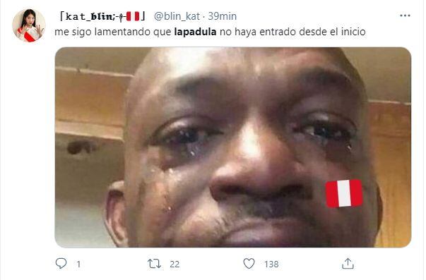 Gianluca Lapadula ovacionado en redes sociales por hinchas peruanos.