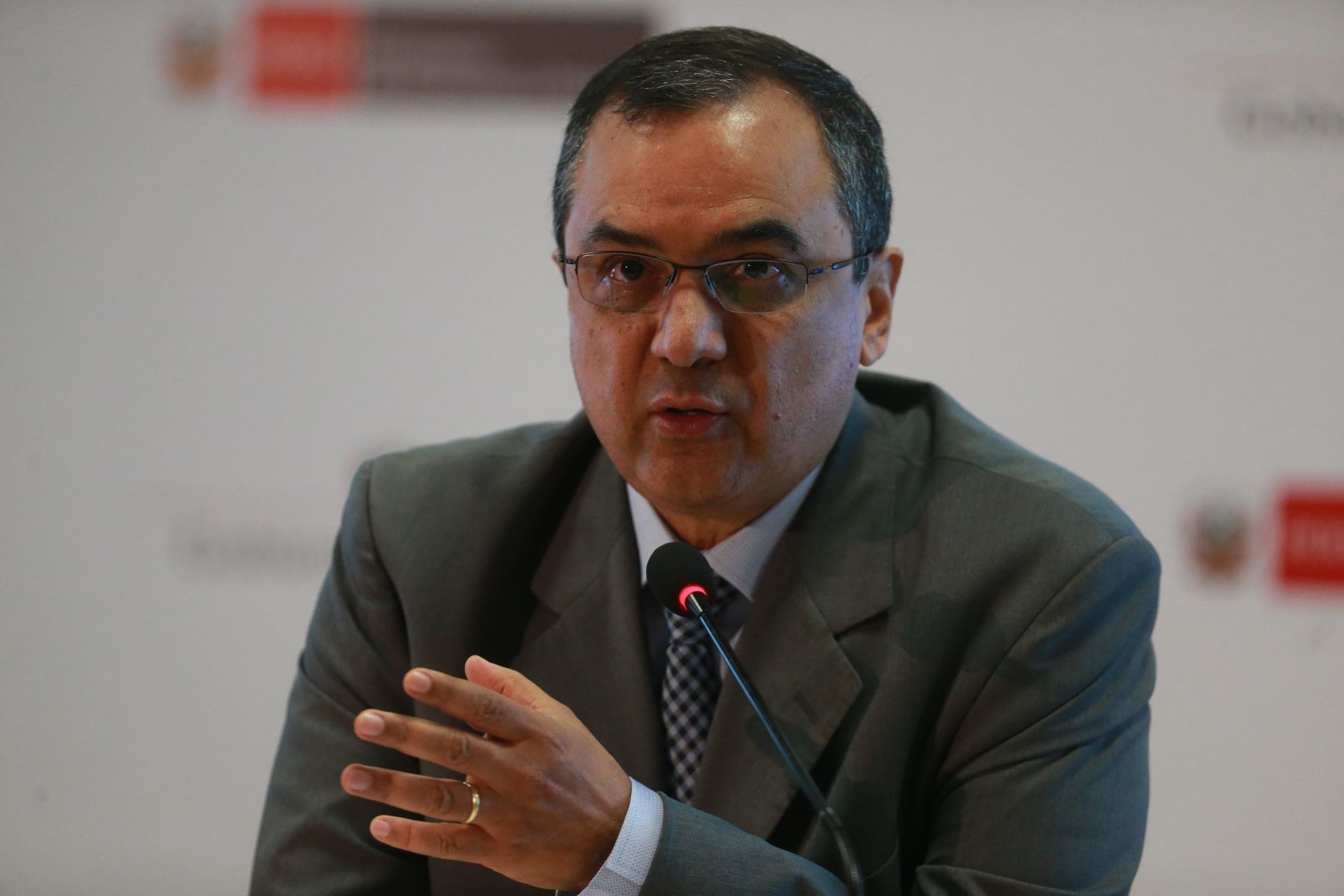 Carlos Oliva Neyra. Foto: Andina