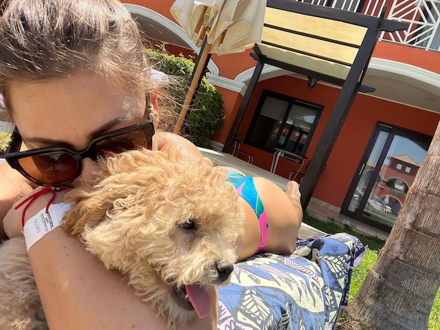 Conozca un poco más de Ducelia Echevarría, la modelo nacida en Pozuzo que fue ampayada con un hombre casado.