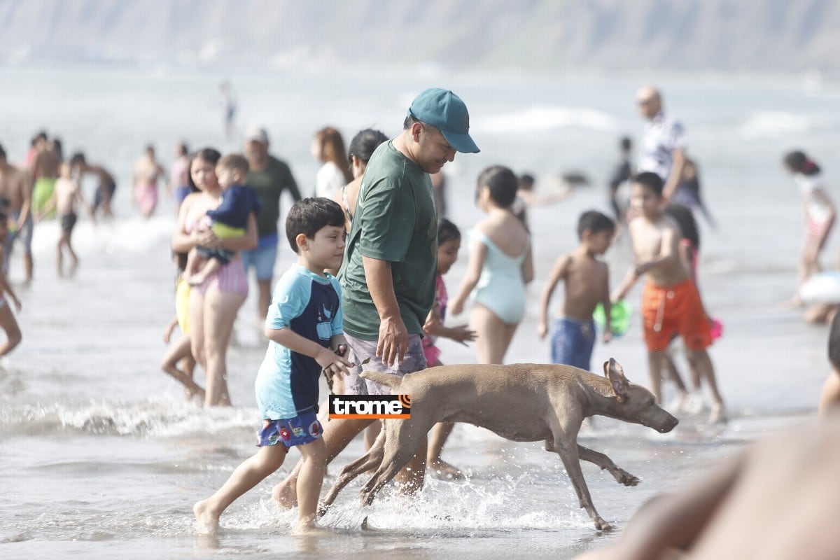 Temperatura empieza a elevarse en Lima y animó a muchos a tener su día playero. (Foto: Violeta Ayasta / Trome).