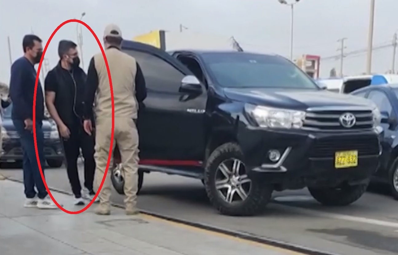 La mañana del sábado, Alvarado renunció a su seguridad del Estado, pero luego dio marcha atras. (Foto: Captura Cuarto Poder)