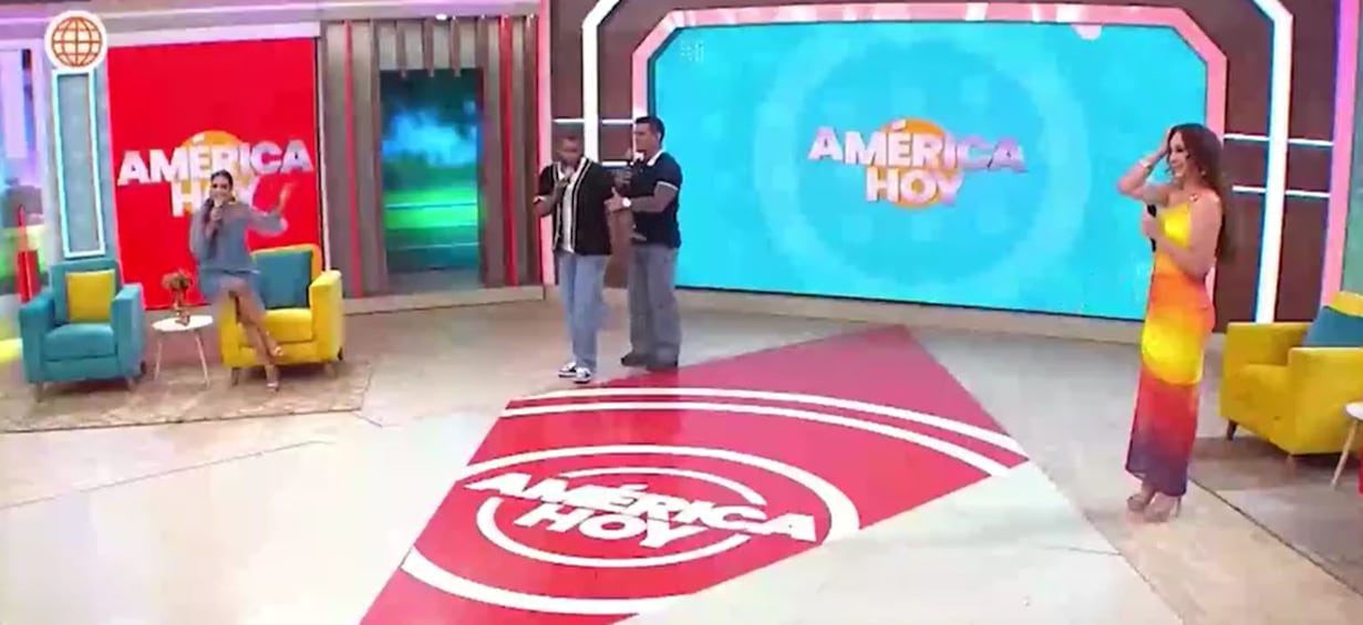 Rebeca Escribens cuadra a Christian Domínguez en vivo