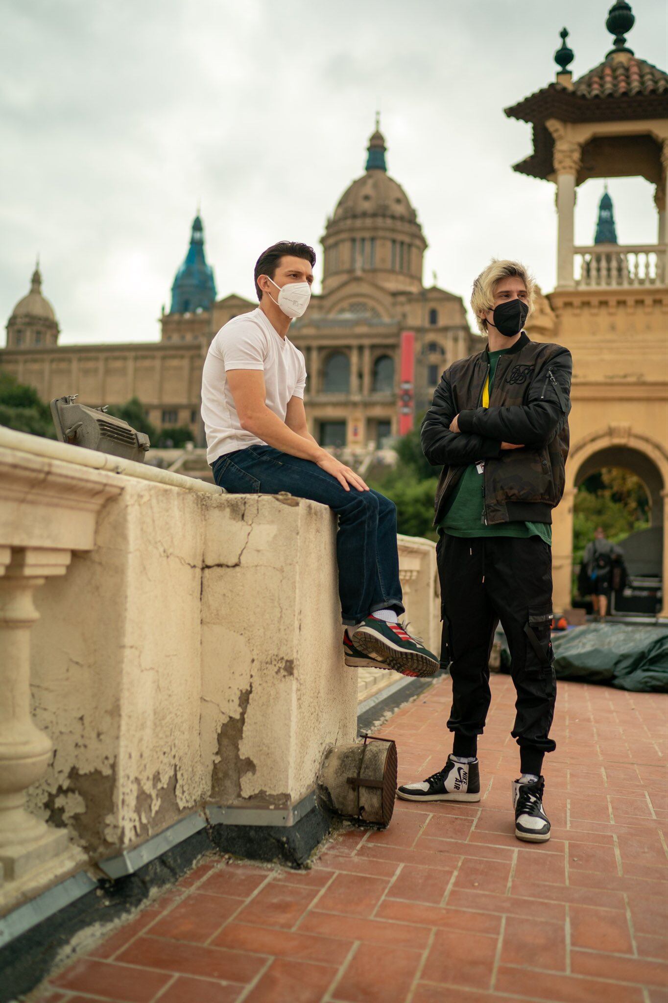 El Rubius junto a Tom Holland en la filmación de Uncharted en Barcelona. | Foto: Twitter