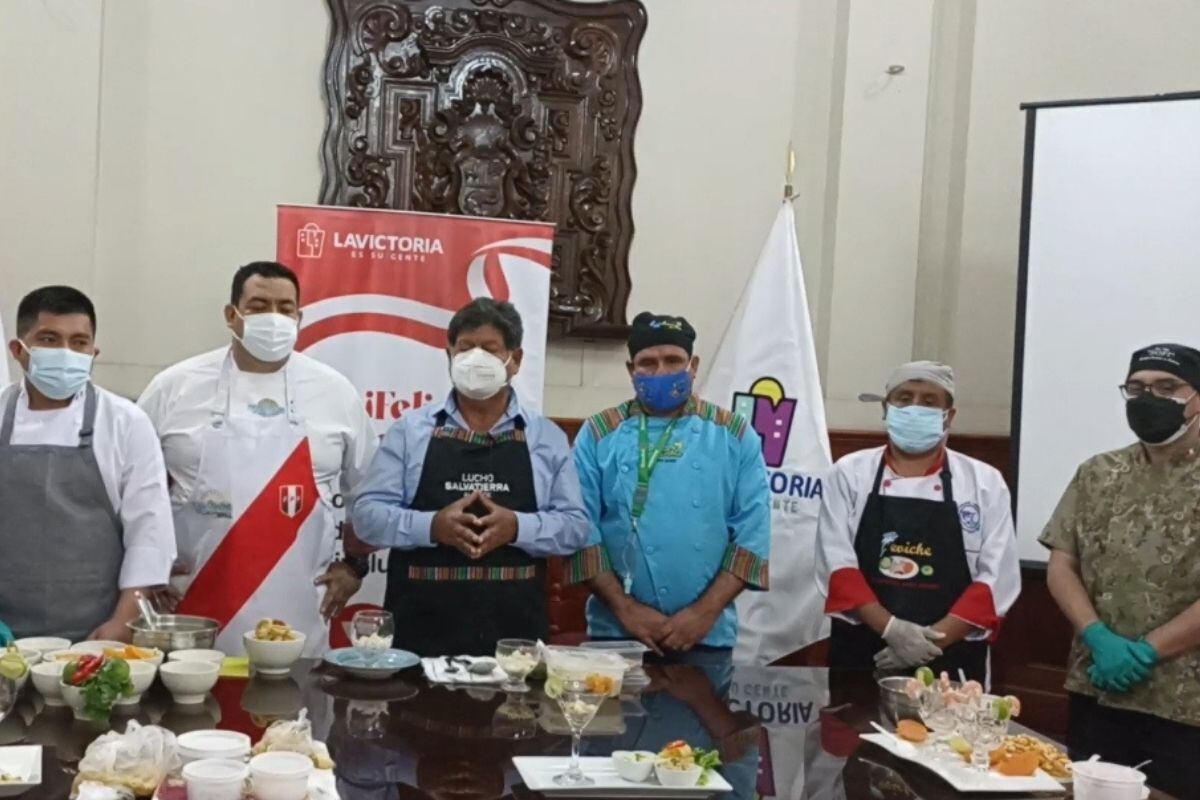El evento es organizado por la Municipalidad de La Victoria, que busca reactivar la economía y dar mas oportunidades a los expertos de la cocina del distrito.
Foto: Trome.