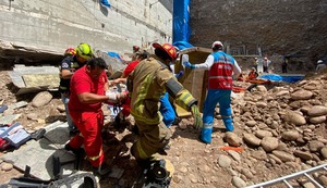 Jesús María: Reportan un muerto y un herido por caída de grúa en obra | VIDEO