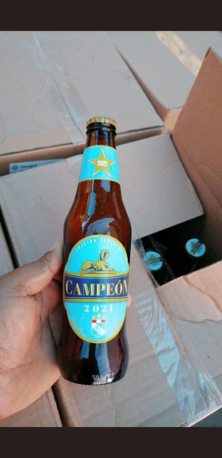 Cervezas con edición 'Campeones 2021' se quedaron en sus cajas (Foto: Whatsapp)