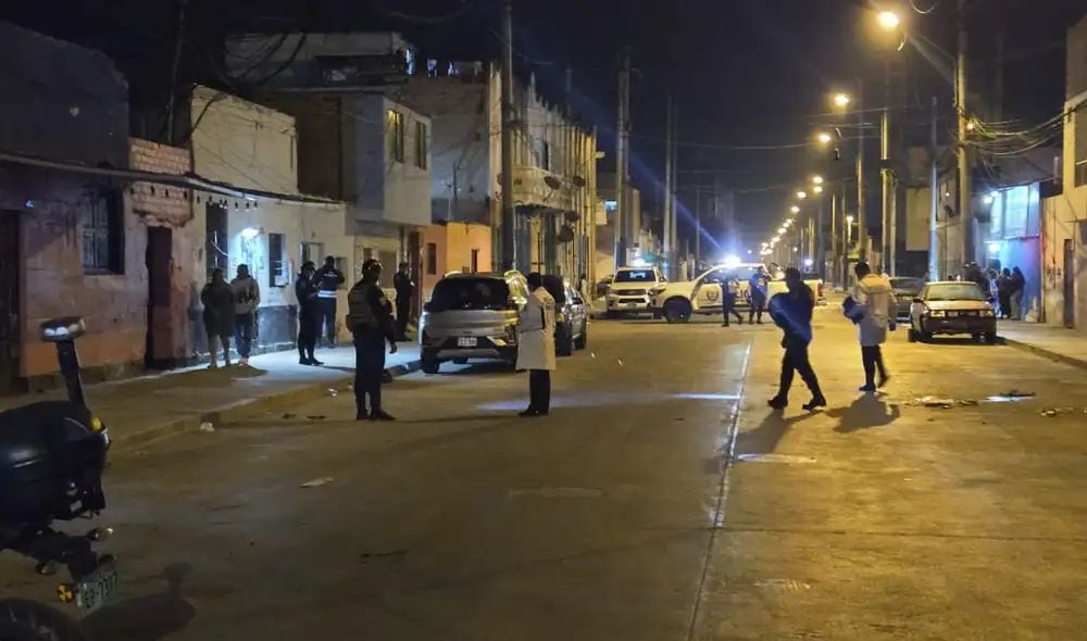 Jóvenes se encontraban jugando fulbito en el jirón Loreto. Foto: No somos prensa