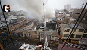 Pánico en Breña: incendio en almacén de cables pone en peligro viviendas