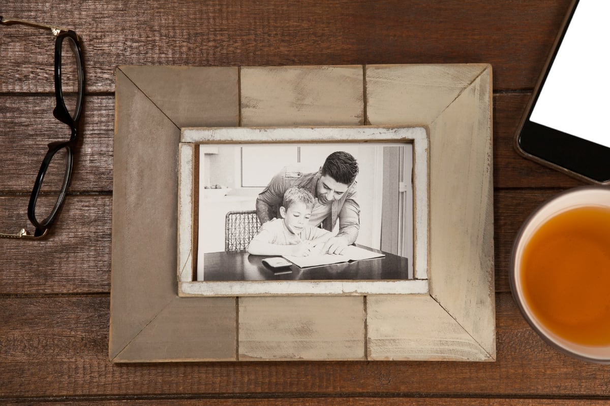 Cómo afecta emocionalmente la falta de la figura paterna a tu hijo. Foto: Istock.