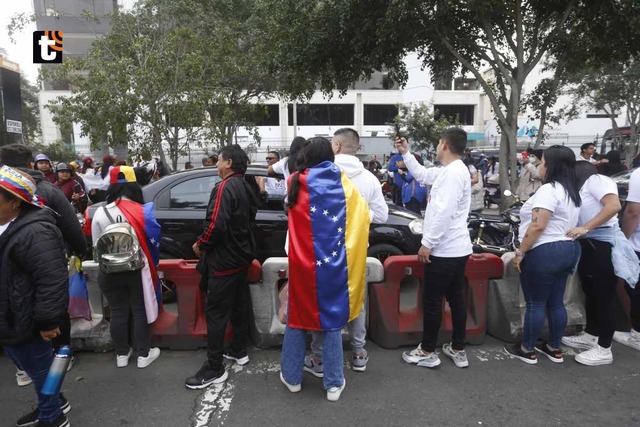 Ciudadanos venezolanos salen a las calles. Esperan la derrota de Nicolás Maduro
en las elecciones. (Foto: Mario Zapata @gec)