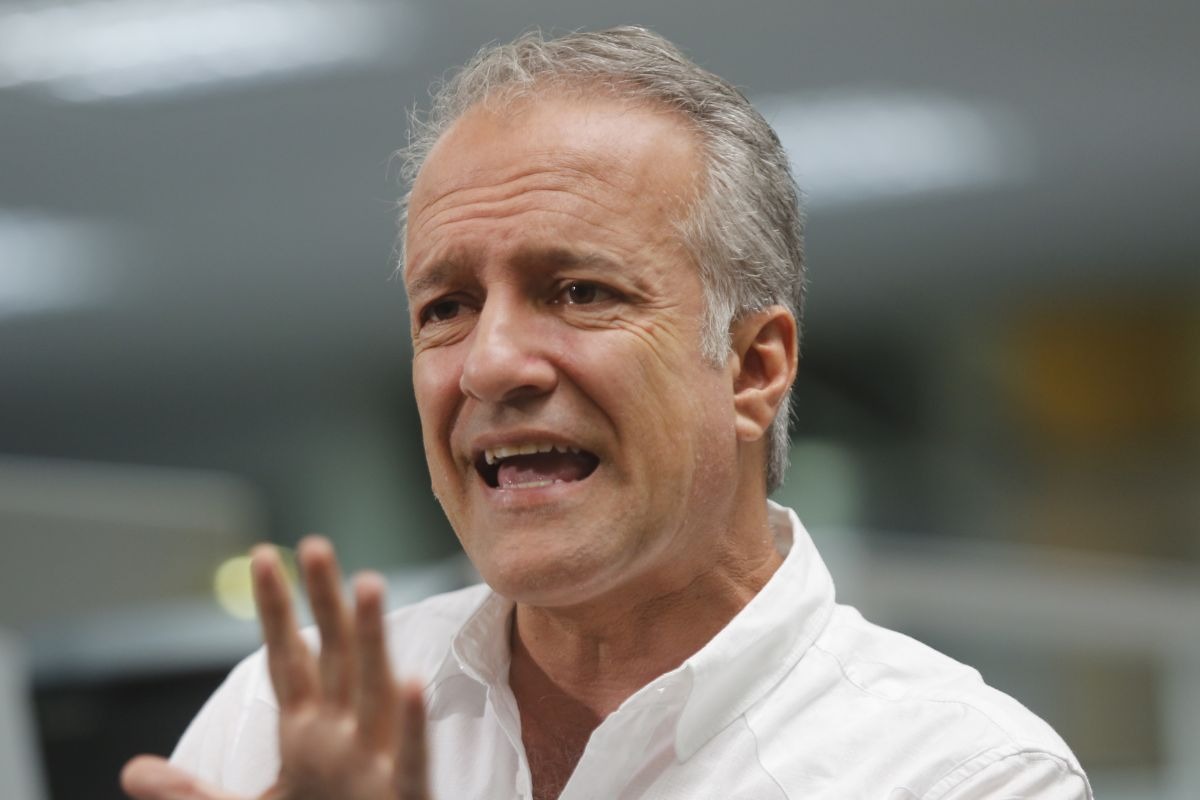 Nano Guerra García (Lima, 14 de mayo de 1963 - Islay, 29 de septiembre de 2023).