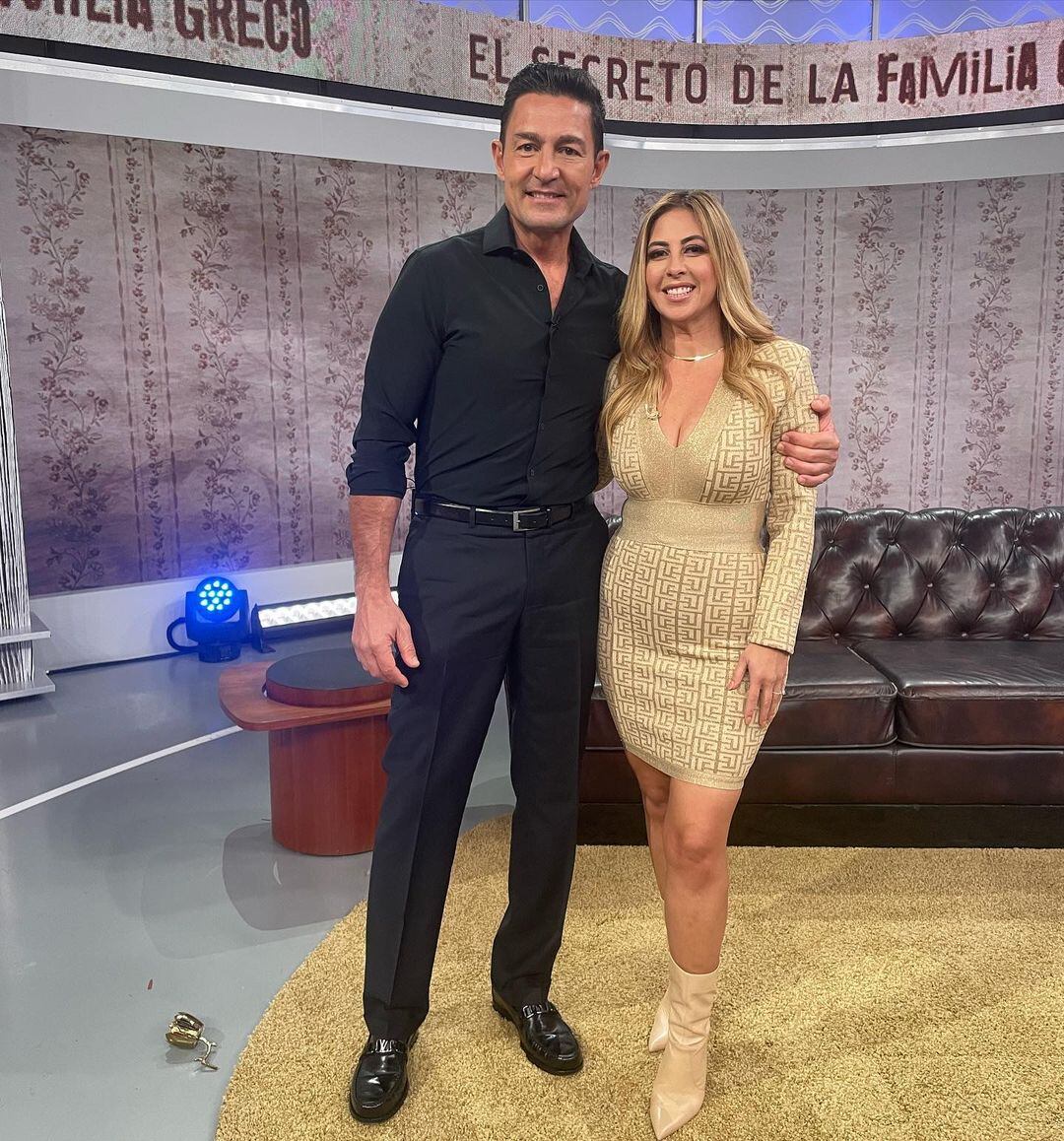 Stephanie Himonidis con el actor Fernando Colunga en el set de "Hoy Día" (Foto: Stephanie Himonidis / Instagram)