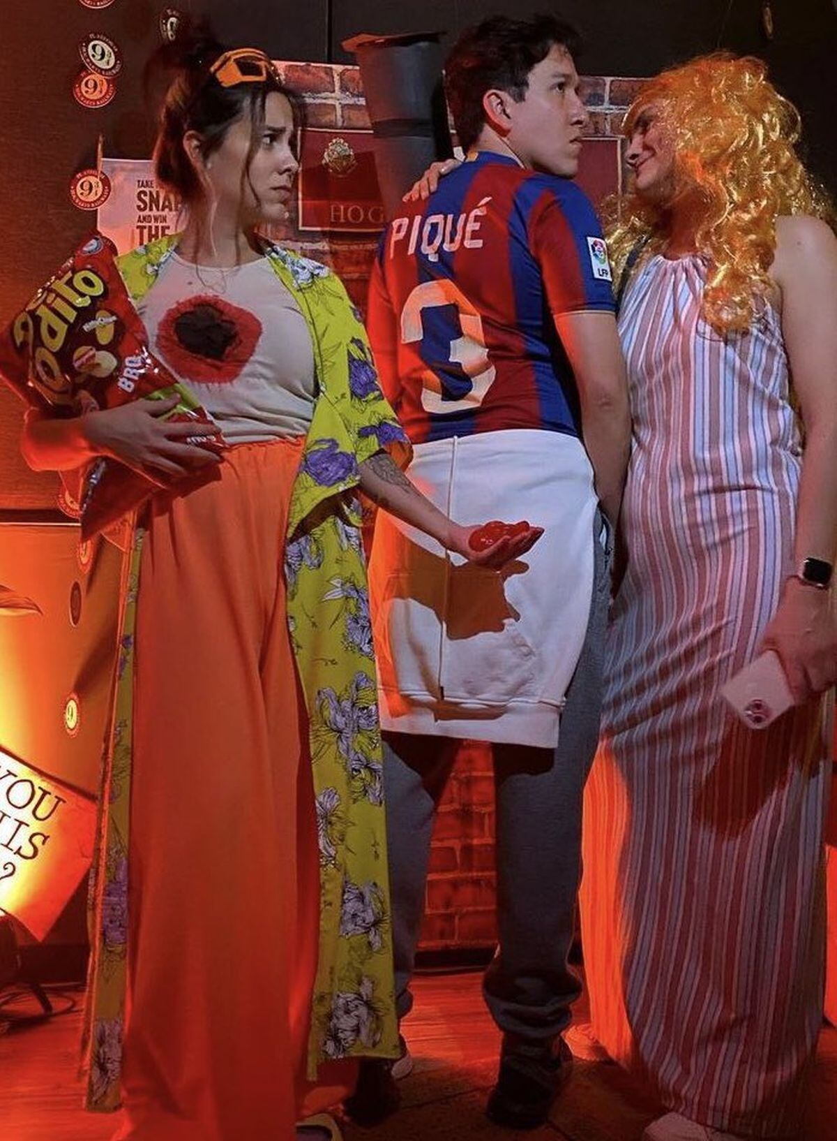 Algunas usuarias se vistieron a lo Clara Chía Martí (Foto: Jordi Martin / Twitter)