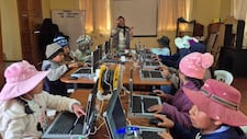 Niños aprenden diseño 3D y robótica a más de 4,000 m.s.n.m.