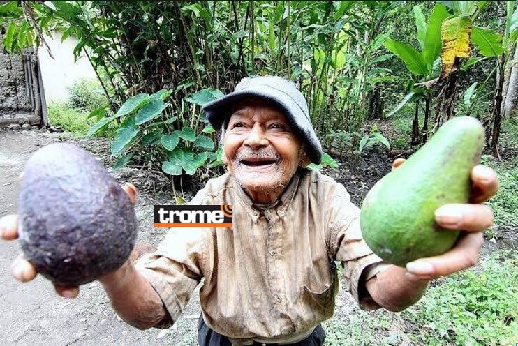 Marcelino Abad, don 'Mashico', por muchos años vivió solo y se mantuvo cultivando la tierra. Hoy recibe cariño, cuidados y es usuario de Pensión 65. (Isabel Medina / Compos. Trome).