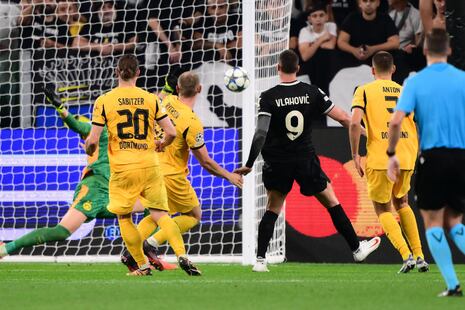 Juventus y Borussia Dortmund empatan 4-4 en épico partido en el inicio de la Champions League 25-26 | VID...